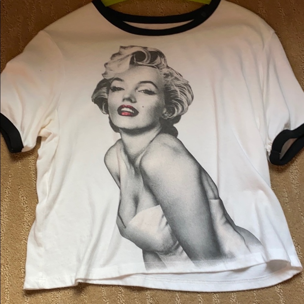 Cropped graphic Tee